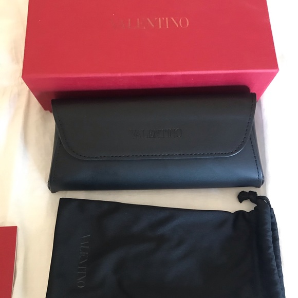 NWT Valentino clear acetate sunglasses w/silver HW - Picture 8 of 8